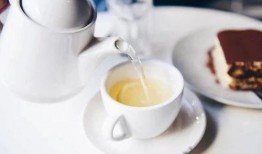 吃瓜还要喝茶,夏日消暑两不误